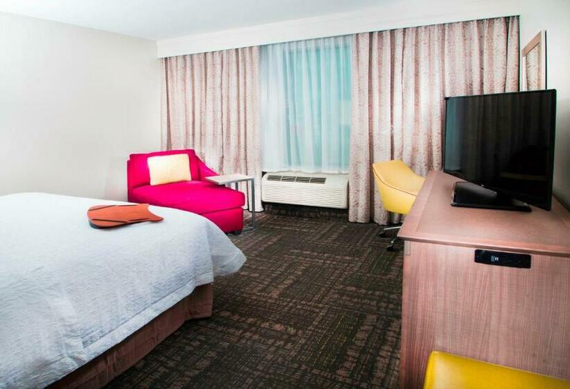 장애인을 위한 킹사이즈 침대 스탠다드 룸, Hampton Inn & Suites La Porte
