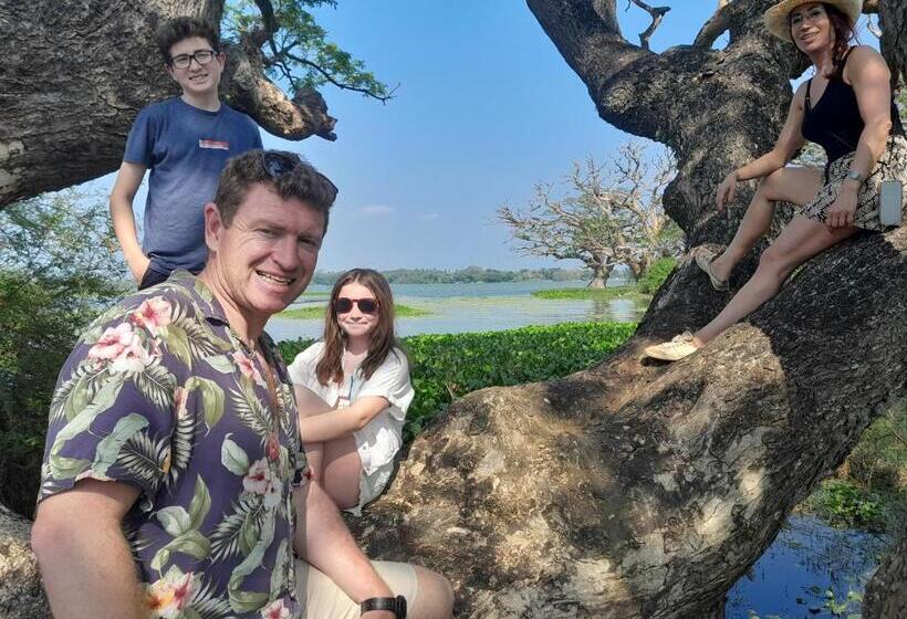 Трехместный Номер Deluxe, Serenity Lake Resort Yala