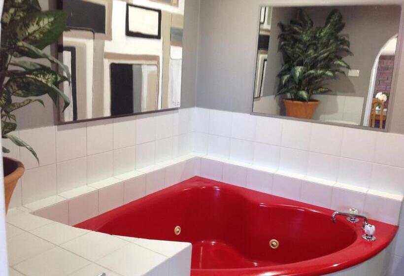 자쿠지 스위트, Avlon Gardens Motel