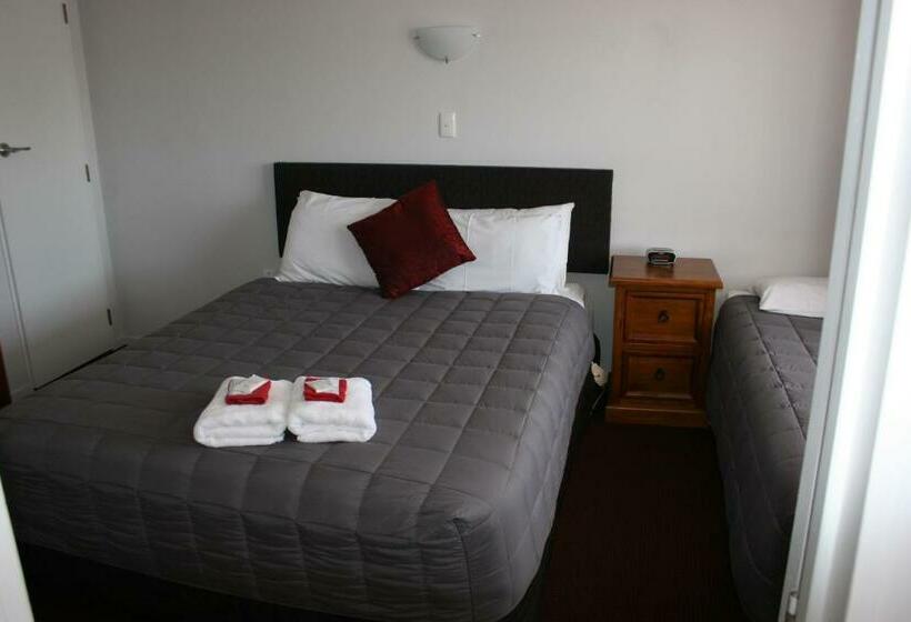 Студия Стандарт, Burgundy Rose Motel