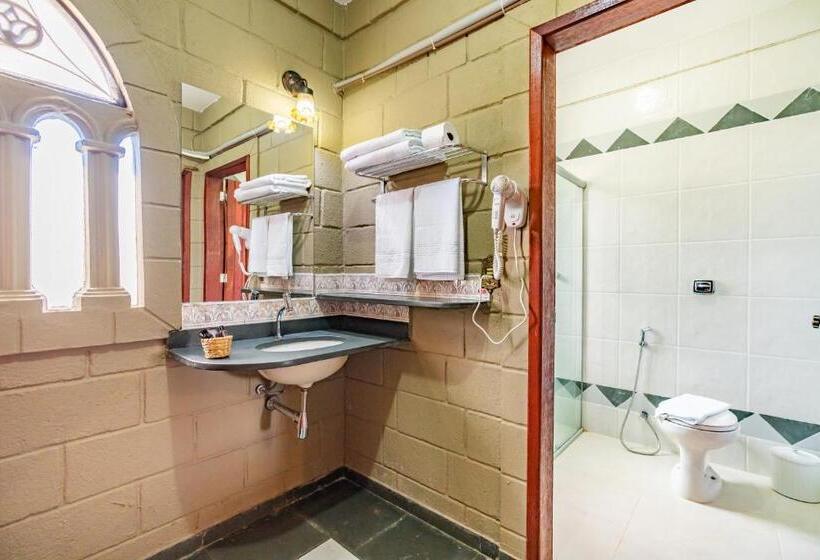 اتاق سوپریور, Pousada Camelot Inn