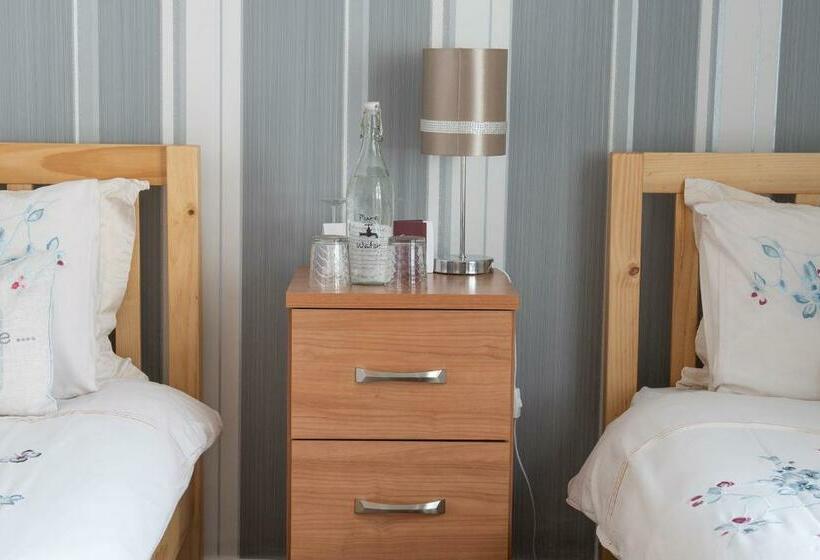 Quarto Estandar, Rosaire Guest House
