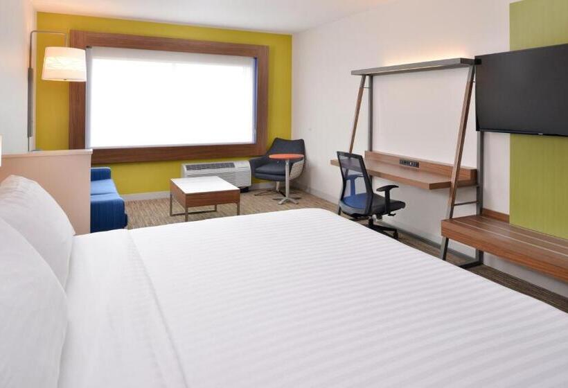 Люкс Кровать Кинг, Holiday Inn Express & Suites Madison, An Ihg