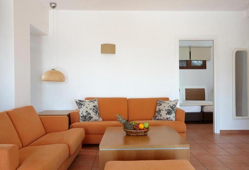 Вилла 5 Спален, Anassa Mare Villas & Residences