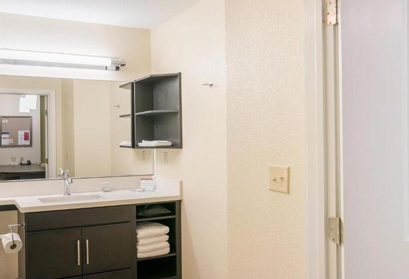 Люкс Кровать Кинг, Candlewood Suites Bay City, An Ihg