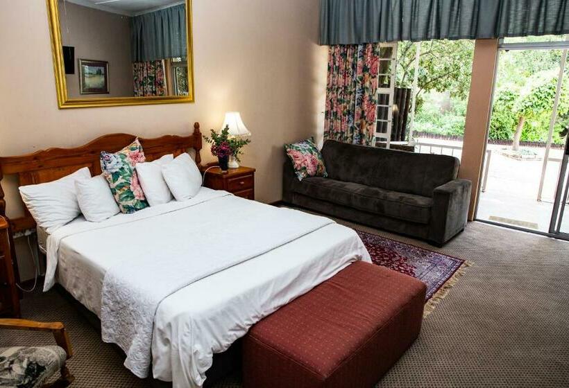 Номер Стандарт с Террасой, Woodpecker Guesthouse