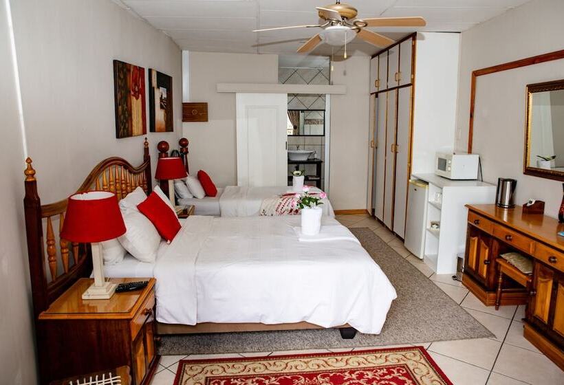 Семейный Номер, Woodpecker Guesthouse