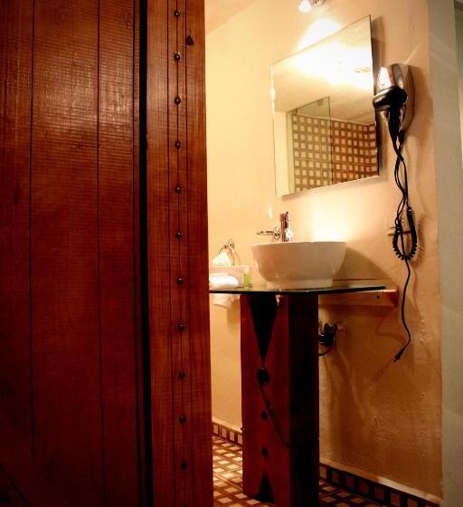 Quarto Deluxe, Damiana Boutique