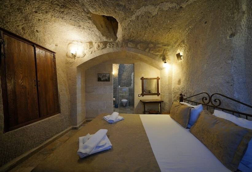 스탠다드 룸, Emit Cave
