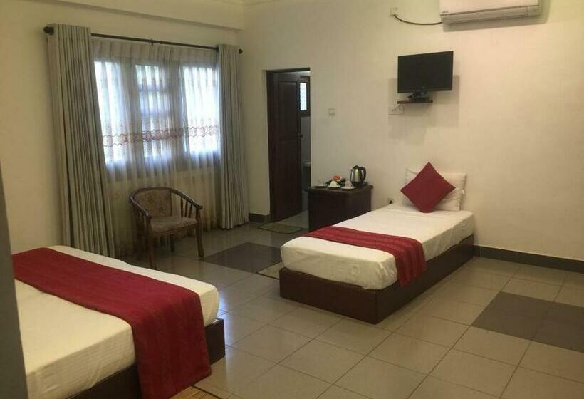 اتاق استاندارد سه نفره, Heaven Seven Kandy