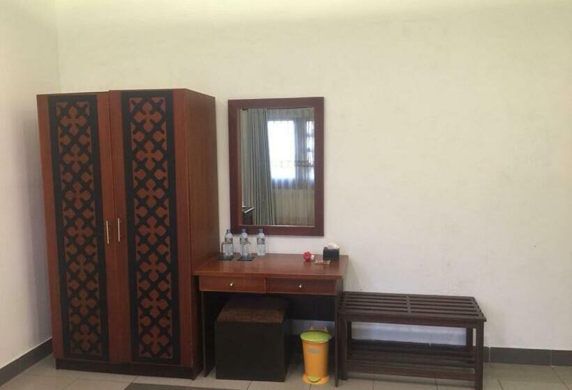 اتاق استاندارد سه نفره, Heaven Seven Kandy