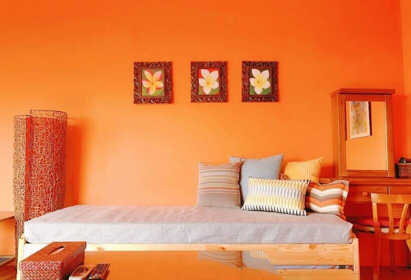 اتاق رمانتیک, Ibali Hostel