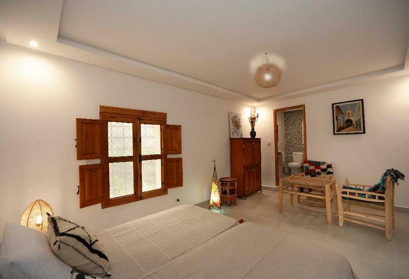 Номер Стандарт, Auberge Le Maquis