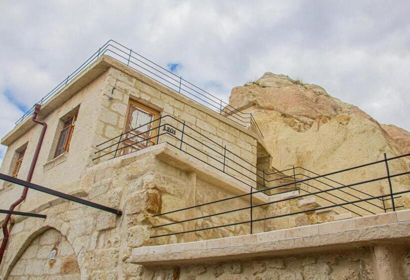 Номер Стандарт, Junior Ottoman Cave