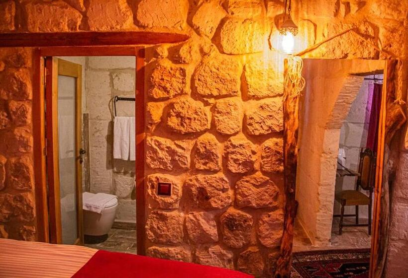 Полулюкс Вид на Сад, Junior Ottoman Cave