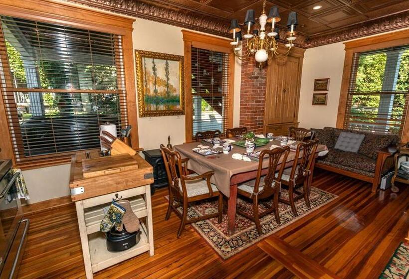 Люкс 2 Спальни, South Broadway Manor B&b   Near Fallingwater, Ohiopyle State Park, Hiking & Biking Trails Gap