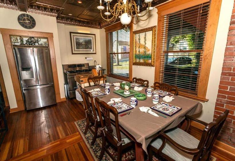 Люкс 2 Спальни, South Broadway Manor B&b   Near Fallingwater, Ohiopyle State Park, Hiking & Biking Trails Gap