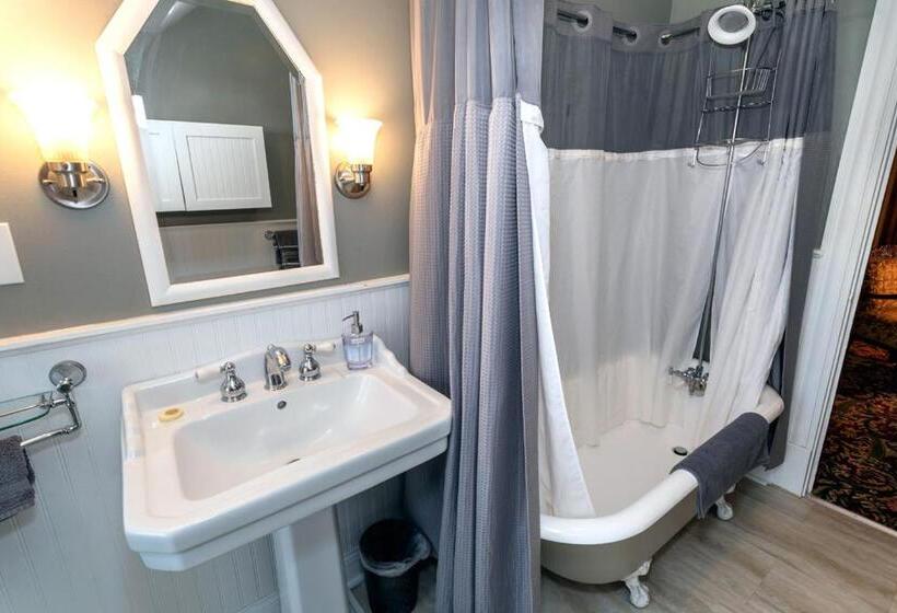 Апартаменты 3 Спальни, South Broadway Manor B&b   Near Fallingwater, Ohiopyle State Park, Hiking & Biking Trails Gap