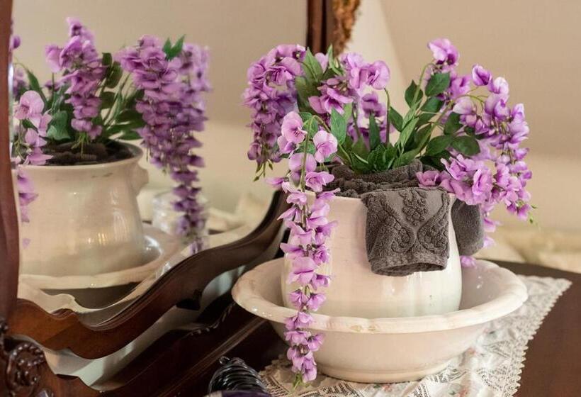 Апартаменты 3 Спальни, South Broadway Manor B&b   Near Fallingwater, Ohiopyle State Park, Hiking & Biking Trails Gap