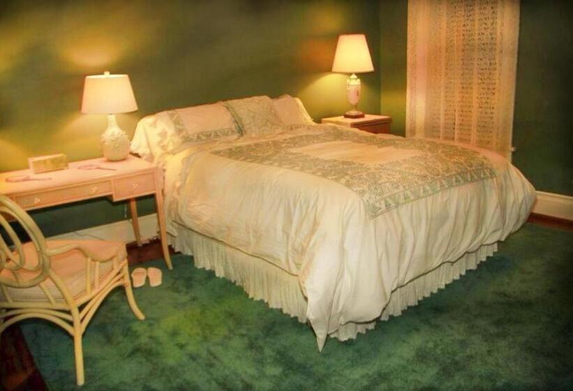 Апартаменты 2 Спальни, South Broadway Manor B&b   Near Fallingwater, Ohiopyle State Park, Hiking & Biking Trails Gap