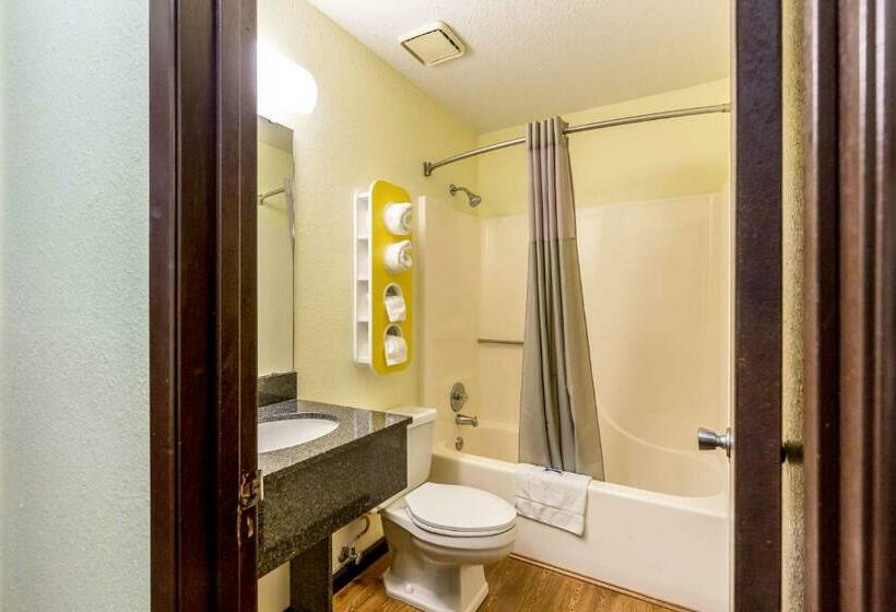 带大床的豪华间, Motel 6 Troy, Il