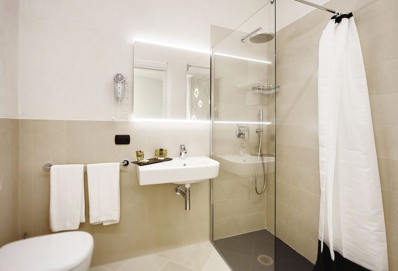 اتاق لوکس با چشم‌انداز استخر, Addauro Resort