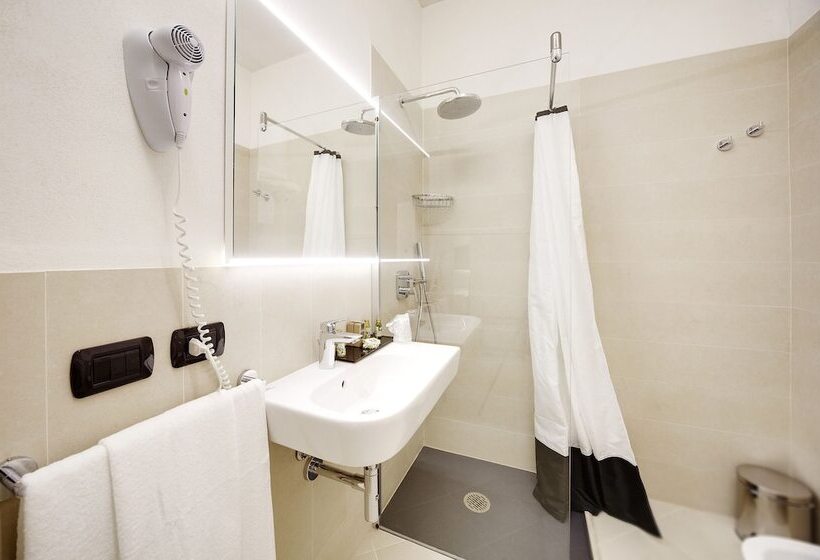 اتاق لوکس با چشم‌انداز استخر, Addauro Resort