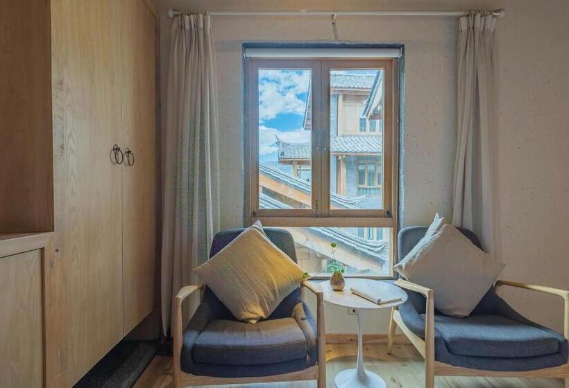Quarto Superior, Arro Khampa By Zinc Journey Lijiang