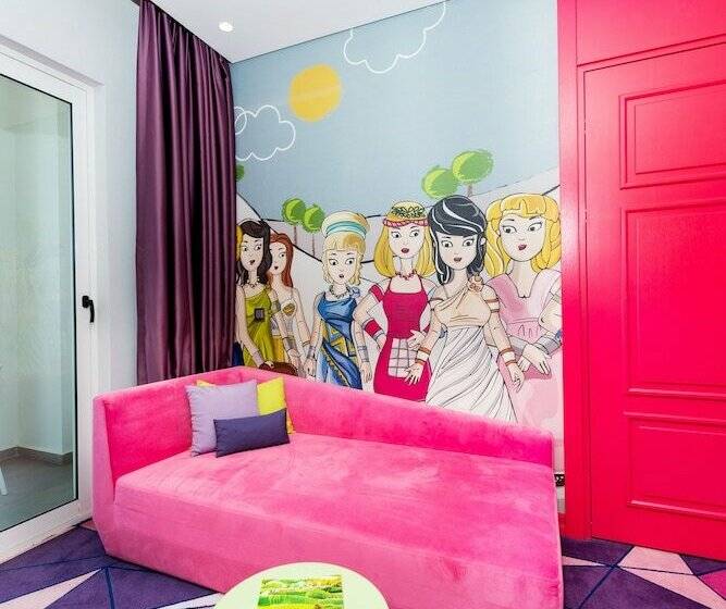 اتاق استاندارد تودرتو, The Land of Legends Kingdom Hotel