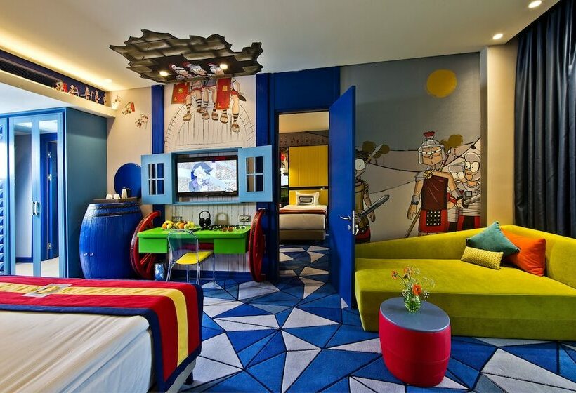 اتاق استاندارد تودرتو, The Land of Legends Kingdom Hotel