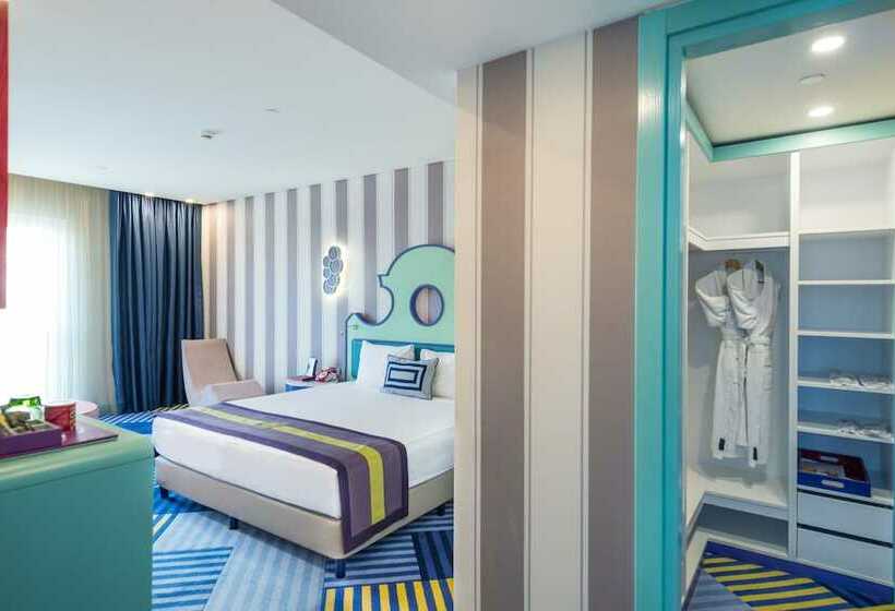 سوییت خانوادگی, The Land of Legends Kingdom Hotel  All in Concept