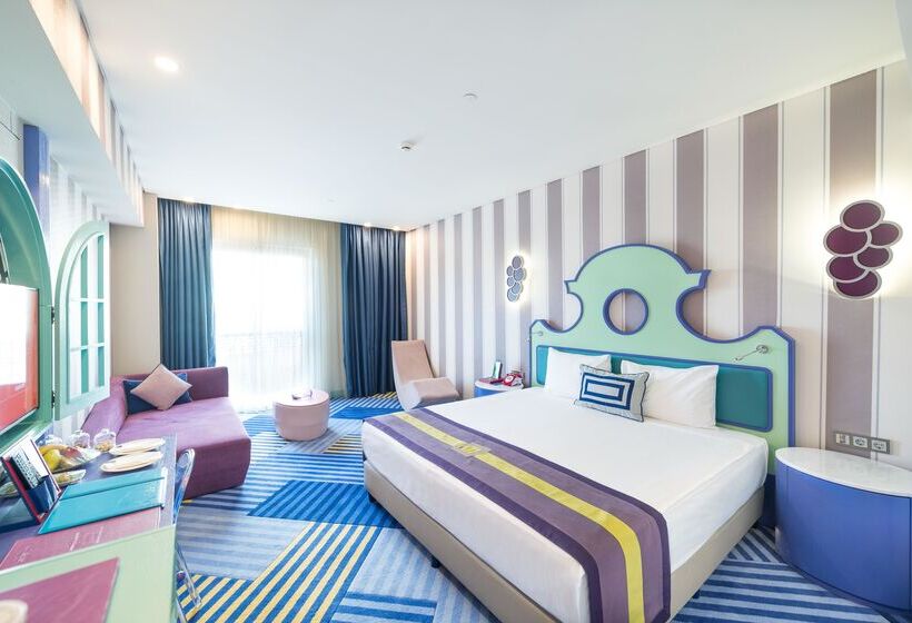 سوییت خانوادگی, The Land of Legends Kingdom Hotel  All in Concept