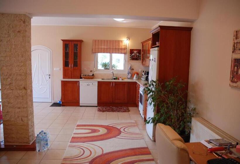 آپارتمان 3 خوابه, Villa Italiana