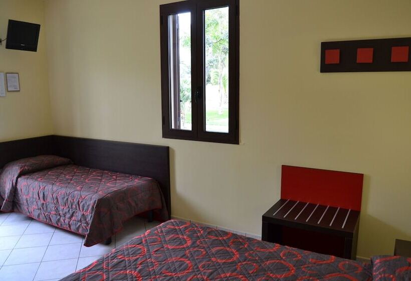 اتاق استاندارد سه نفره, Resort Villa Hermosa