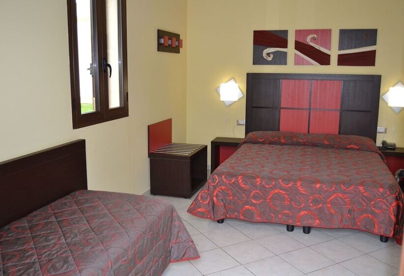 اتاق استاندارد سه نفره, Resort Villa Hermosa