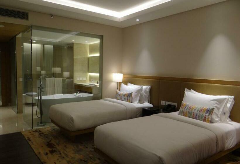 اتاق لوکس, Feathers  A Radha Hotel, Chennai