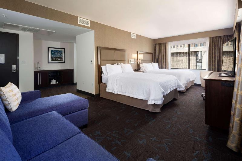 סטודיו פרמיום, Hampton Inn & Suites Dallas Downtown