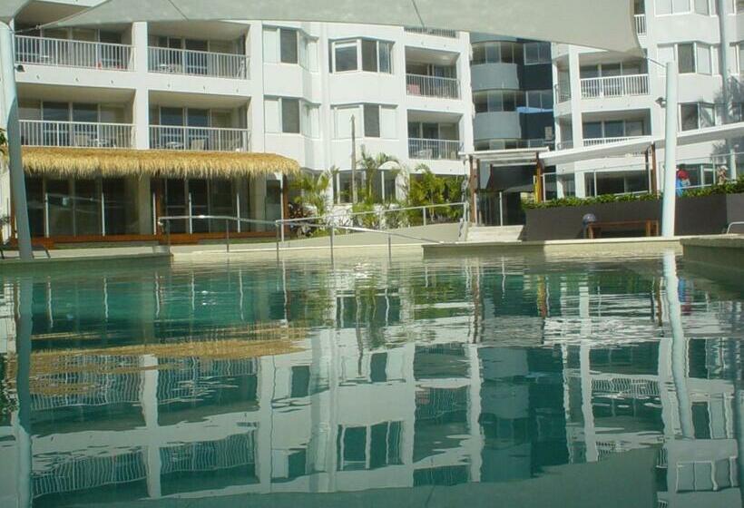 اتاق لوکس خانوادگی, Mariner Shores Club