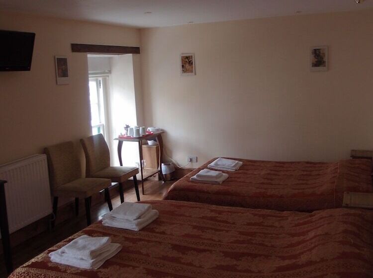 4인용 스탠다드 룸, Royal Britannia