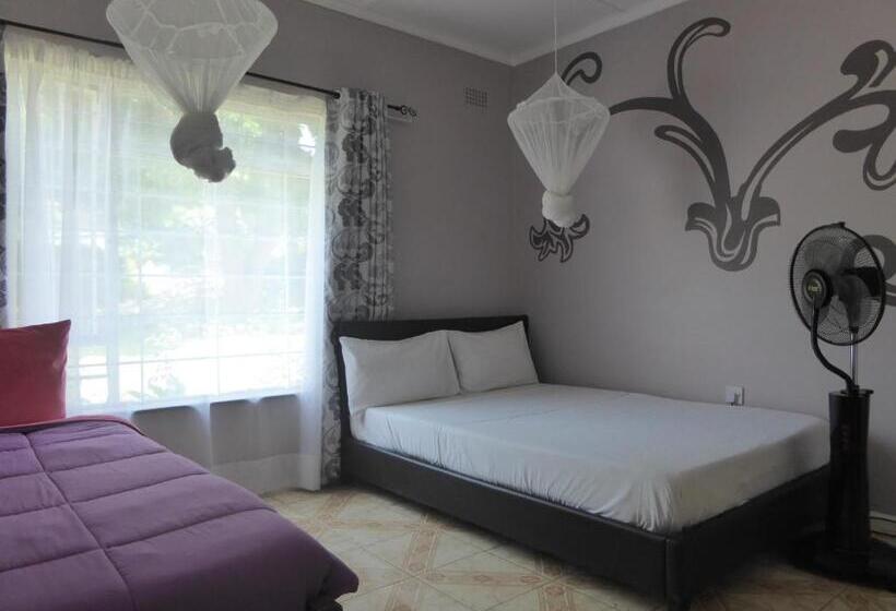 اتاق استاندارد, Natwange Backpackers
