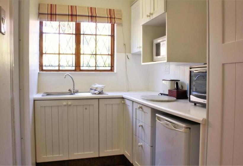 اتاق لوکس, The Jays Guest House