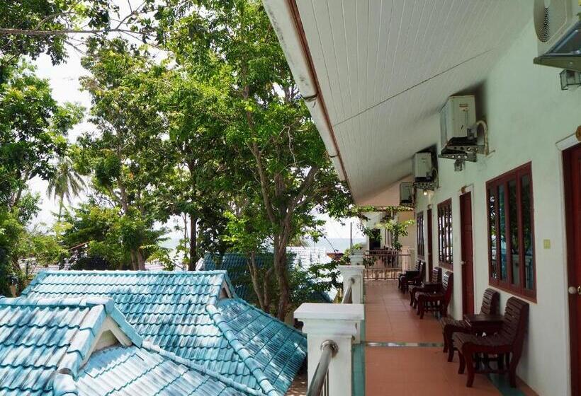 اتاق لوکس خانوادگی, Onthebeach Resort