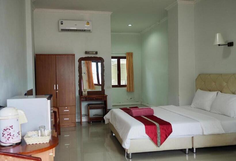 اتاق لوکس خانوادگی, Onthebeach Resort