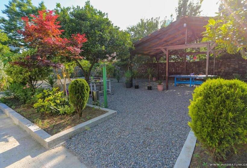 اتاق استاندارد سه تخته با بالکن, Garden In Gonio Matata Motsikulis 58