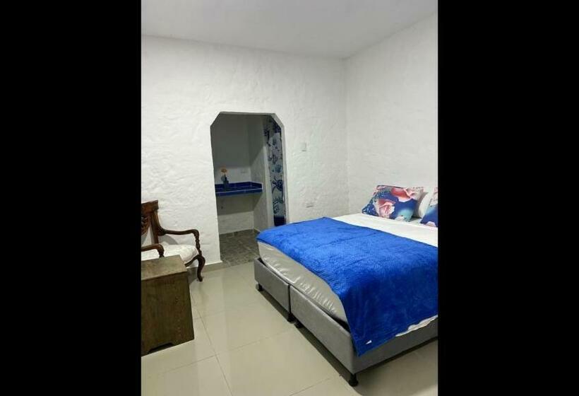 Номер Стандарт Трехместный, Room In Lodge   Tr A3d Hostel Room Near Castillo San Felipe With Pool And Wifi