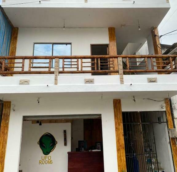 اتاق استاندارد سه نفره, Ufo Rooms