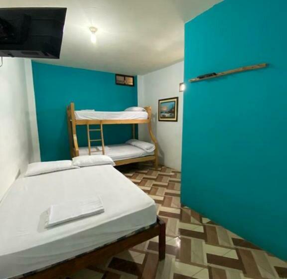 اتاق استاندارد سه نفره, Ufo Rooms