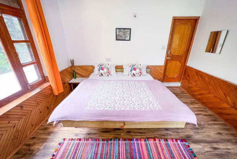 Номер Стандарт Вид на Горы, Eagle Guesthouse