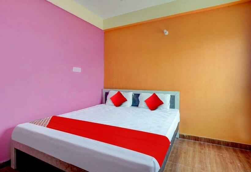 اتاق کلاسیک سه تخته, Oyo Flagship 81323  Kashyap Stay