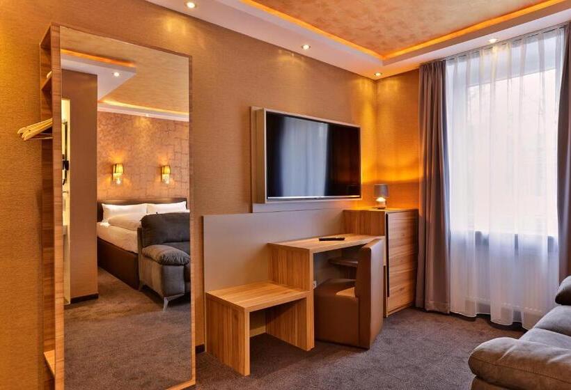 Люкс Семейный 2 Спальни, Stay Inn Bielefeld Zentrum